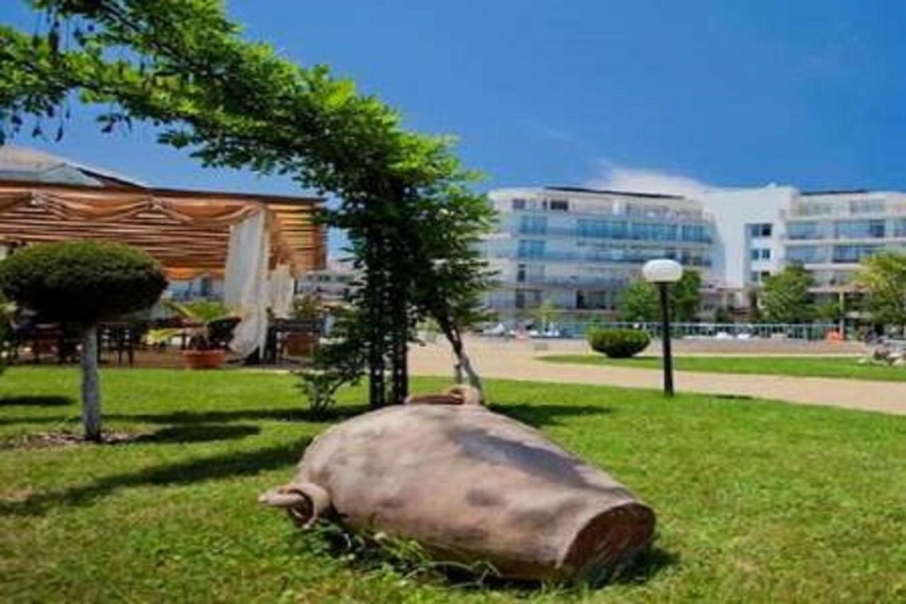 Yves 2 Bed Apart At Sun Village Sunny Beach Not Far Away From The Sea Exterior photo