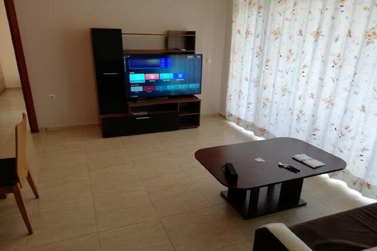 Yves 2 Bed Apart At Sun Village Sunny Beach Not Far Away From The Sea Exterior photo
