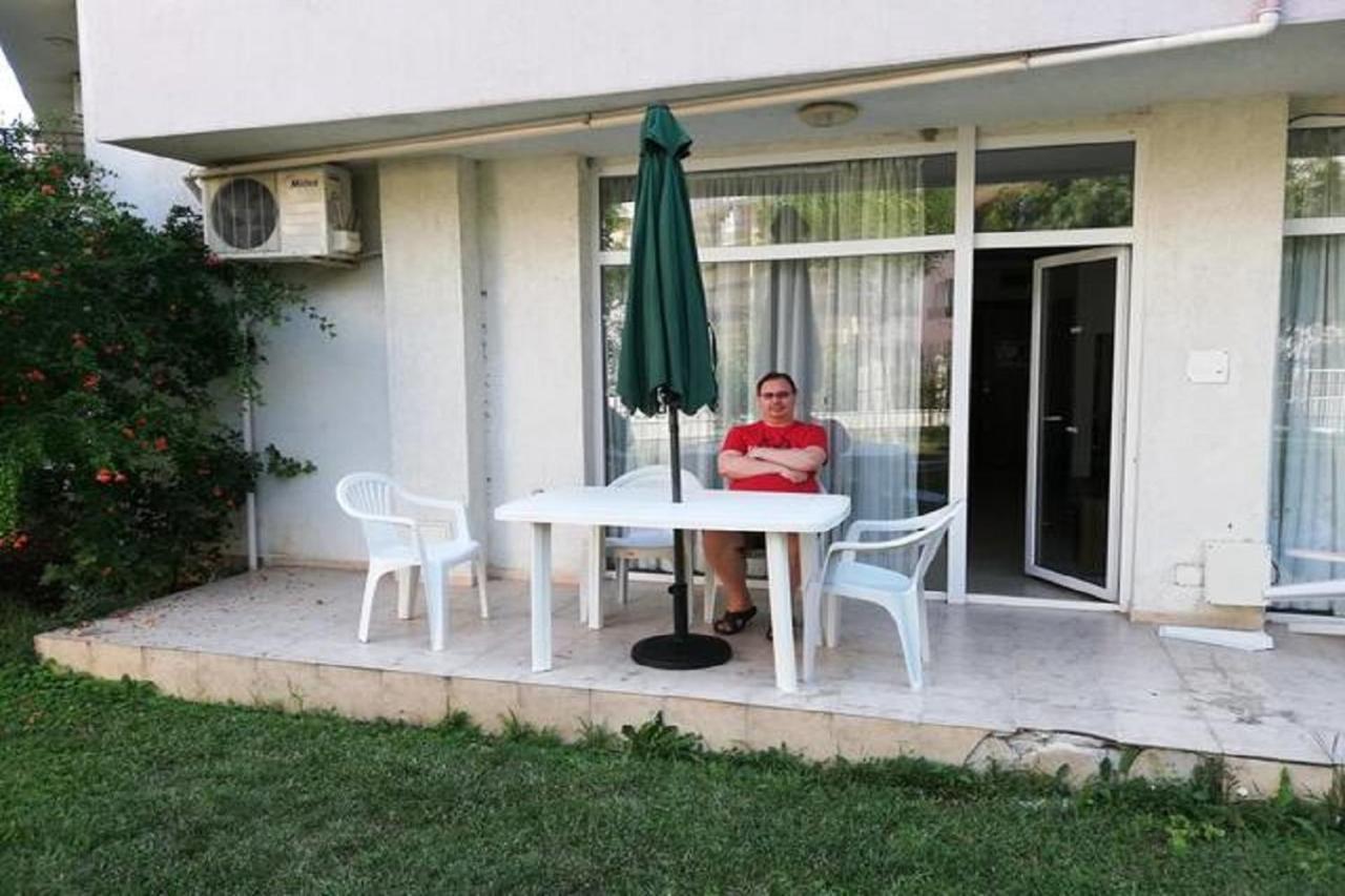 Yves 2 Bed Apart At Sun Village Sunny Beach Not Far Away From The Sea Exterior photo